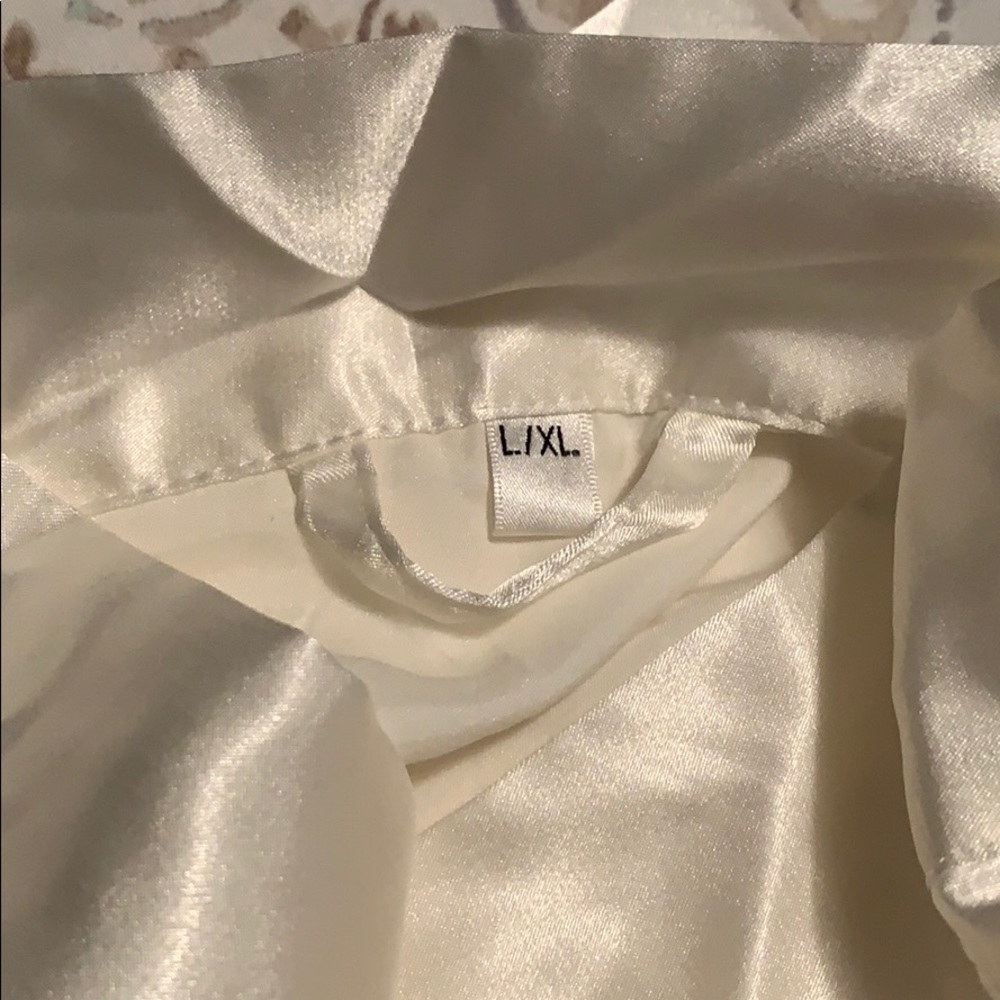 Bridal robe - Picture 3 of 3